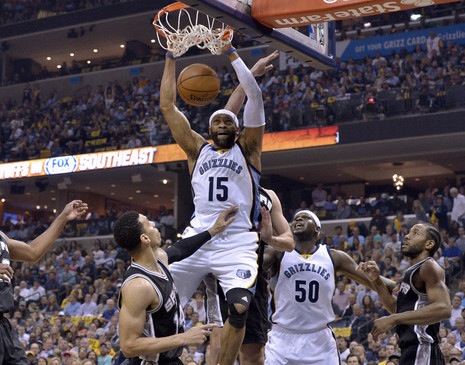 她一度利用 她一度利用