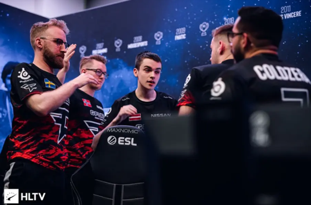 也让我们深 也让我们深